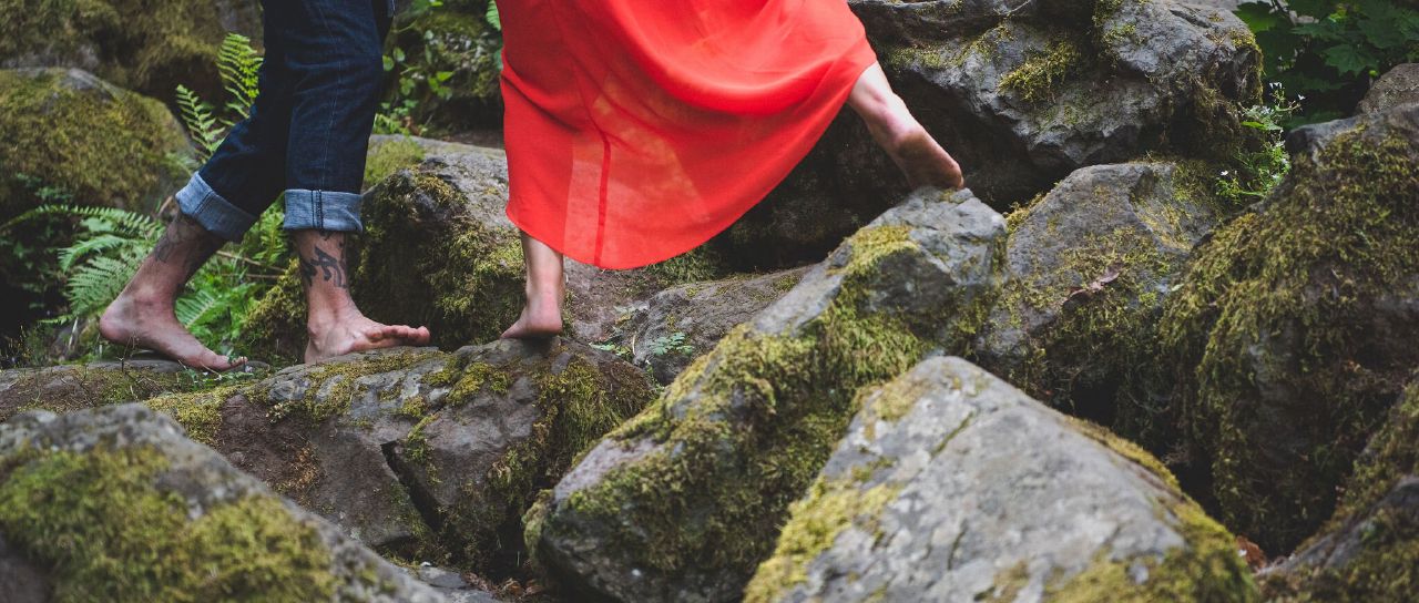 Engagement photography in the Columbia River Gorge, in Oregon.jpg